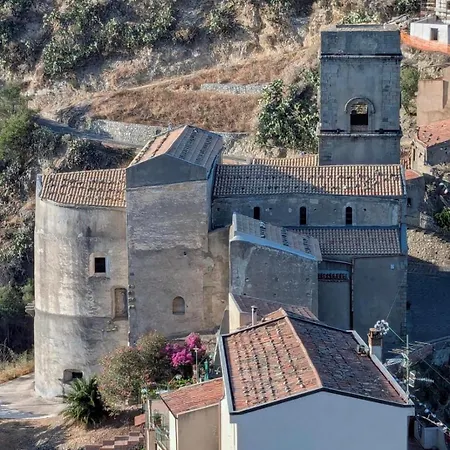 Casa Storica Bifora Feriehus