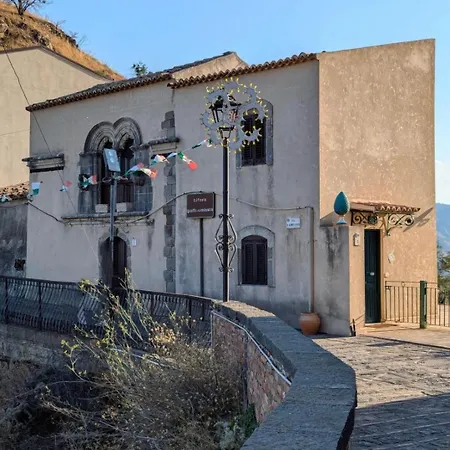 Casa Storica Bifora Holiday home