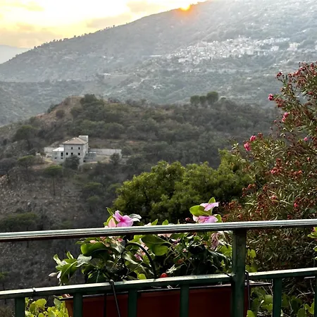 Holiday home Casa Storica Bifora Savoca